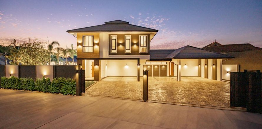 House in Chiang Mai, Thailand 5 bedrooms № 119979