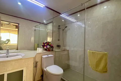 Condominio de 2 dormitorios en Jomtien Beach, Pattaya, Tailandia № 211357 - foto 22