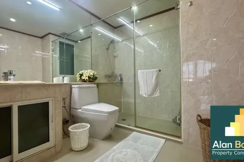 Condominio de 2 dormitorios en Jomtien Beach, Pattaya, Tailandia № 211357 - foto 12