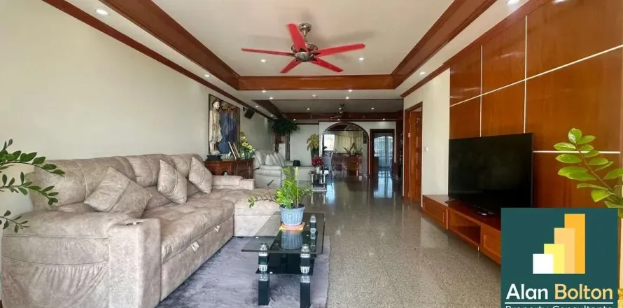 Condominio de 2 dormitorios en Jomtien Beach, Pattaya, Tailandia № 211357