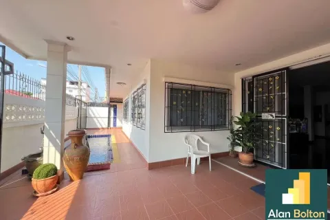 Casa de 3 dormitorios en Pattaya, Tailandia № 211355 - foto 4