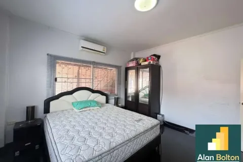 Casa de 3 dormitorios en Pattaya, Tailandia № 211355 - foto 17