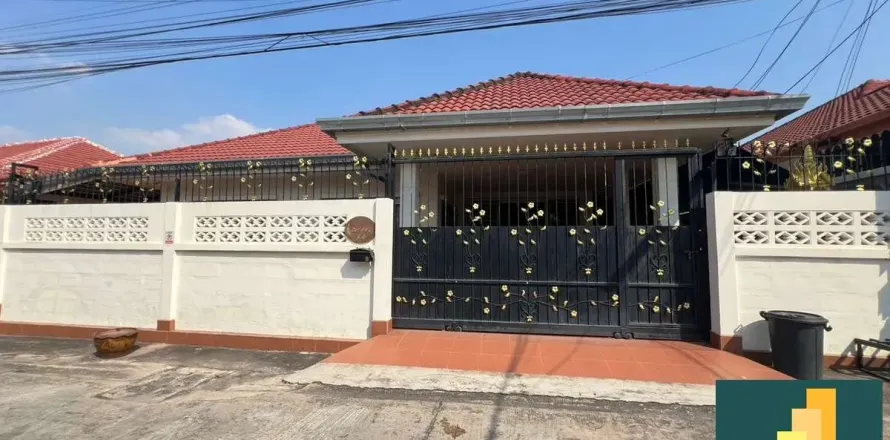 Casa de 3 dormitorios en Pattaya, Tailandia № 211355