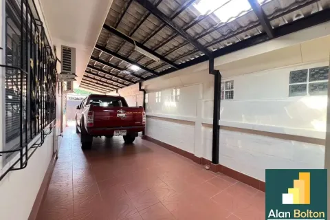 Casa de 3 dormitorios en Pattaya, Tailandia № 211355 - foto 6