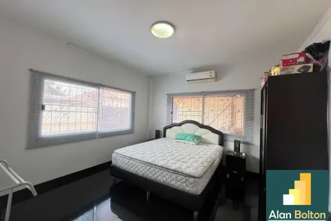 Casa de 3 dormitorios en Pattaya, Tailandia № 211355 - foto 14