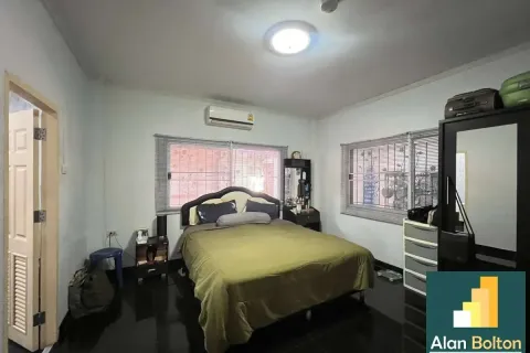 Casa de 3 dormitorios en Pattaya, Tailandia № 211355 - foto 11