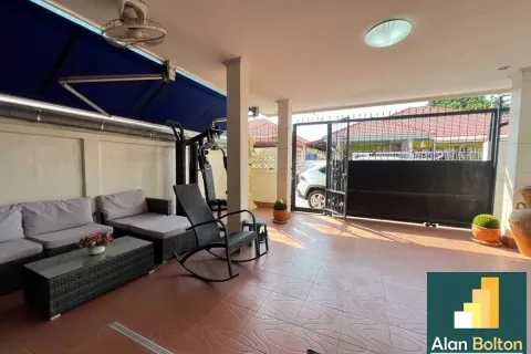 Casa de 3 dormitorios en Pattaya, Tailandia № 211355 - foto 3