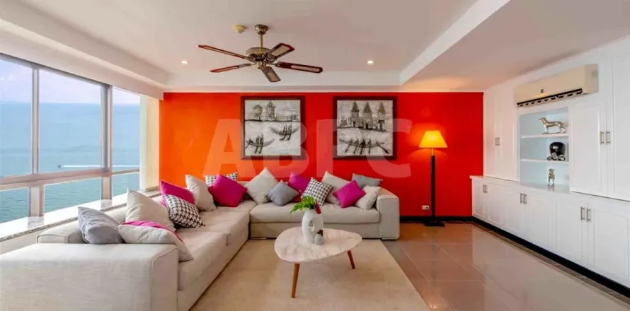 Condominio de 3 dormitorios en Jomtien Beach, Pattaya, Tailandia № 211356