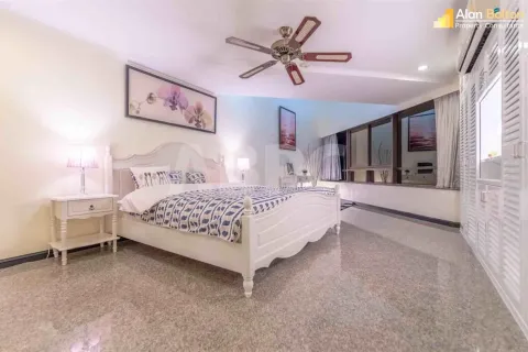 Condominio de 3 dormitorios en Jomtien Beach, Pattaya, Tailandia № 211356 - foto 3