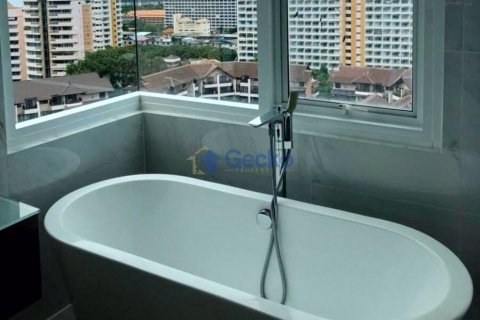 Condo in Pattaya, Thailand, 2 bedrooms № 196708 - photo 8