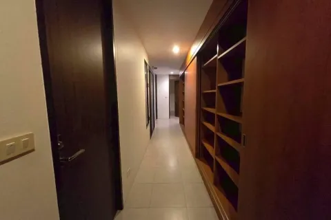 Кондоминиум с 4 спальнями в Сатхоне, Бангкок, Таиланд № 161834 - фото 14