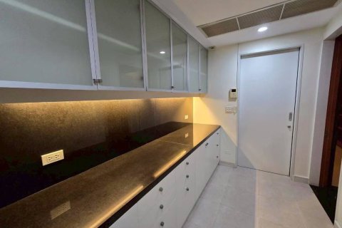 Кондоминиум с 4 спальнями в Сатхоне, Бангкок, Таиланд № 161834 - фото 26