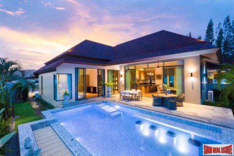 Villa in Hua Hin, Thailand 2 bedrooms № 193574 - photo 1