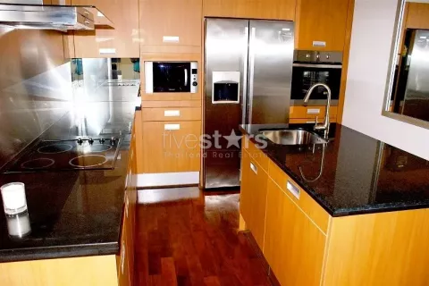 Condo à Khlong Toei, Bangkok, Thaïlande, 2 chambres  № 140956 - photo 7