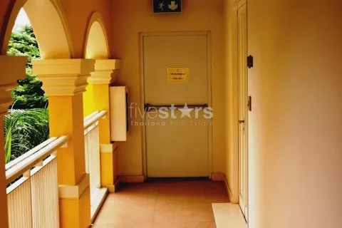 Condo à Khlong Toei, Bangkok, Thaïlande, 2 chambres  № 140956 - photo 8