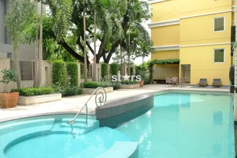 Condo à Khlong Toei, Bangkok, Thaïlande, 2 chambres  № 140956 - photo 9