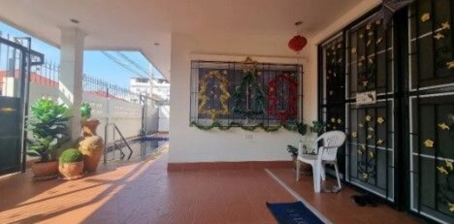 House in Pattaya, Thailand 3 bedrooms № 140960