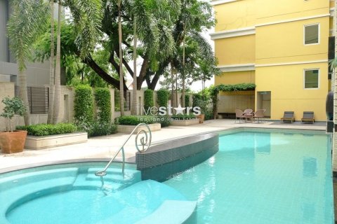 Condo à Khlong Toei, Bangkok, Thaïlande, 2 chambres № 140958 - photo 9