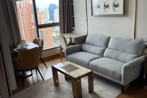 Studio in the Condo in Khlong Toei, Bangkok, Thailand № 158997