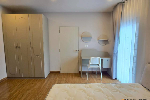 House in Bangkok, Thailand 4 bedrooms № 189317