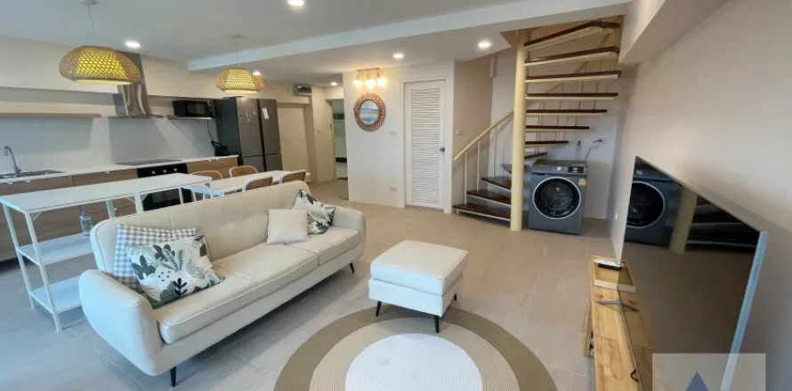Duplex in Watthana, Bangkok, Thailand 2 Schlafzimmer № 216147