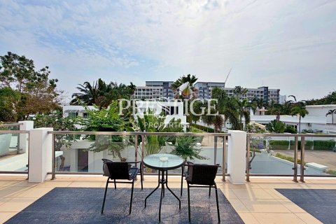 House in Pattaya, Thailand 4 bedrooms № 198718 - photo 30