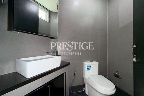 House in Pattaya, Thailand 4 bedrooms № 198718 - photo 12