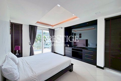 House in Pattaya, Thailand 4 bedrooms № 198718 - photo 25