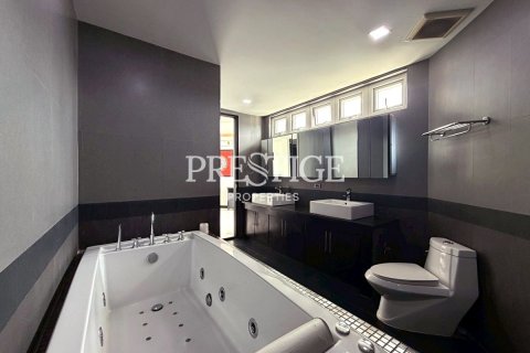 House in Pattaya, Thailand 4 bedrooms № 198718 - photo 23