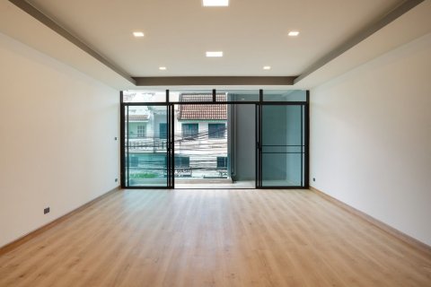 Коммерческая недвижимость в Чиангмае, Таиланд  № 154311 - фото 13