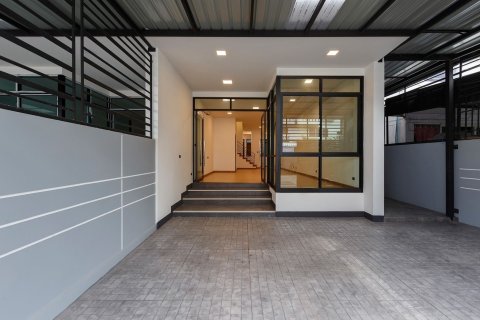 Коммерческая недвижимость в Чиангмае, Таиланд  № 154311 - фото 3