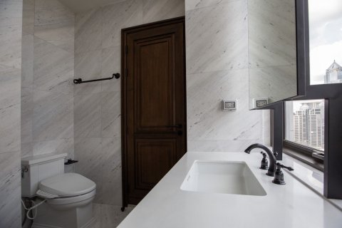 Penthouse in Pathum Wan, Bangkok, Thailand 3 bedrooms № 154314 - photo 12