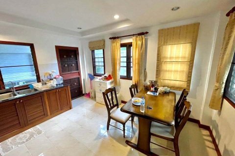 House in Kathu, Thailand 4 bedrooms № 154317 - photo 4
