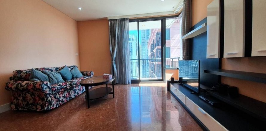 Condo in Khlong Toei, Bangkok, Thailand, 2 bedrooms  № 142668