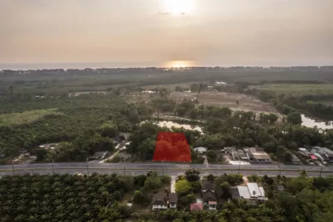 Земельный участок в Пхангнге, Таиланд 1952м2 № 142666 - фото 1