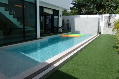 House in Phuket, Thailand 4 bedrooms № 142669 - photo 3