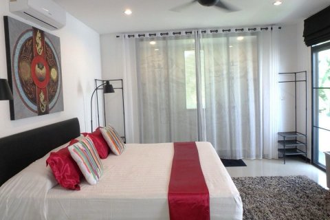 House in Phuket, Thailand 4 bedrooms № 142669 - photo 20