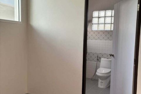House in Chiang Mai, Thailand 3 bedrooms № 144777 - photo 15