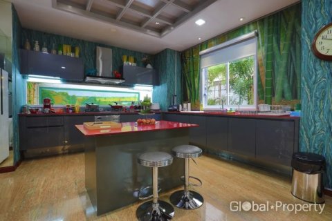 House in Pattaya, Thailand 3 bedrooms № 181271 - photo 16