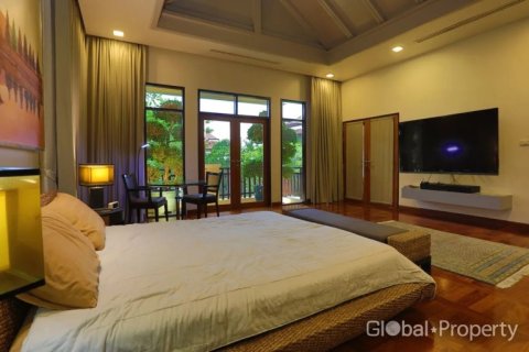 House in Pattaya, Thailand 3 bedrooms № 181271 - photo 23