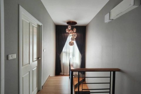 House in Bang Kaeo, Thailand 4 bedrooms № 173665 - photo 10