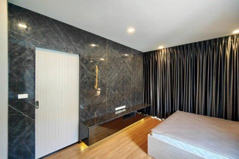 House in Bang Kaeo, Thailand 4 bedrooms № 173665 - photo 11