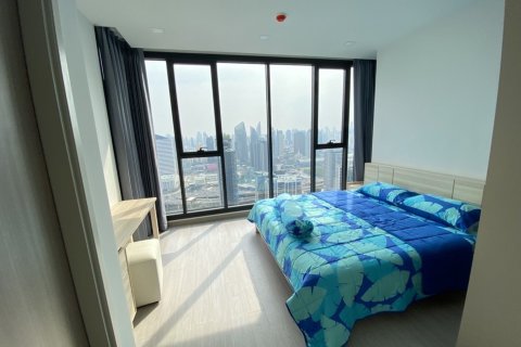 Condo in Huai Khwang, Bangkok, Thailand, 2 bedrooms  № 173660