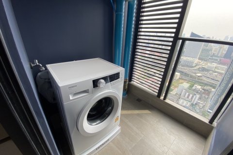 Condo in Huai Khwang, Bangkok, Thailand, 2 bedrooms  № 173660 - photo 9