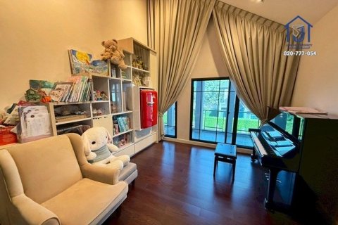 Maison à Pak Kret, Thaïlande 5 chambres № 173662 - photo 11