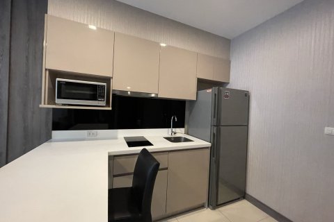 Студия в кондо в Клонг Тоэй, Бангкок, Таиланд № 155891 - фото 3