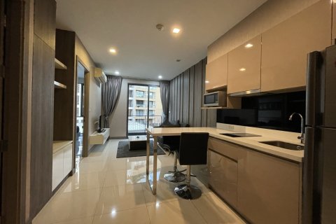 Студия в кондо в Клонг Тоэй, Бангкок, Таиланд № 155891 - фото 1