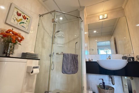 Студия в кондо в Ваттхане, Бангкок, Таиланд № 155894 - фото 14