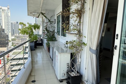 Студия в кондо в Ваттхане, Бангкок, Таиланд № 155894 - фото 5