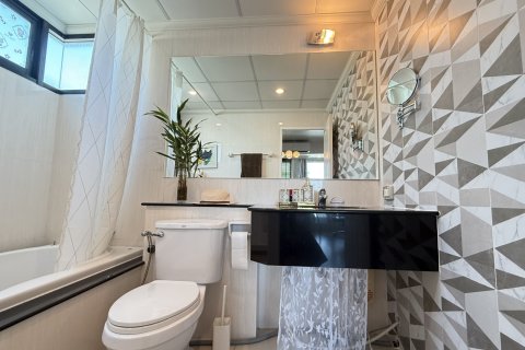 Студия в кондо в Ваттхане, Бангкок, Таиланд № 155894 - фото 23